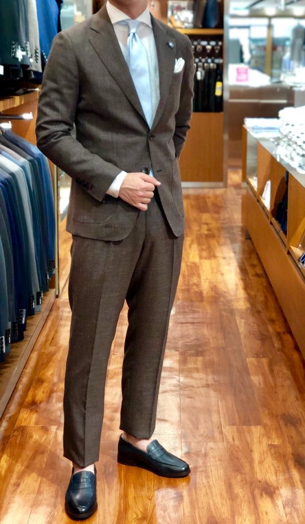 結婚式に茶色のスーツはNG？ | SUIT LIBRARY