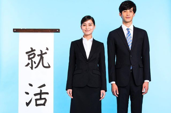 メンズリクルートスーツに必要なアイテムについて徹底的に紹介します  