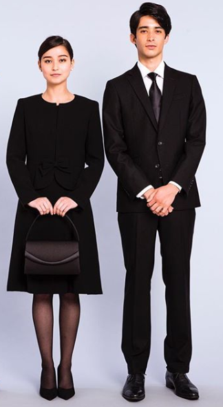 プロに聞いた結婚式でのスーツに合わせるネクタイの選び方 | SUIT LIBRARY 