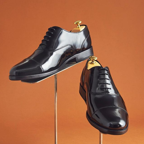プロに聞いた結婚式でのスーツに合わせる靴の選び方 | SUIT LIBRARY 