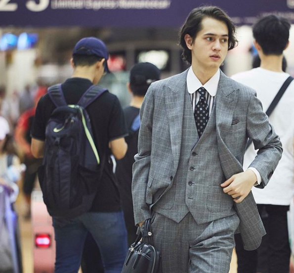 スリーピーススーツのかっこいい着こなしかた | SUIT LIBRARY 