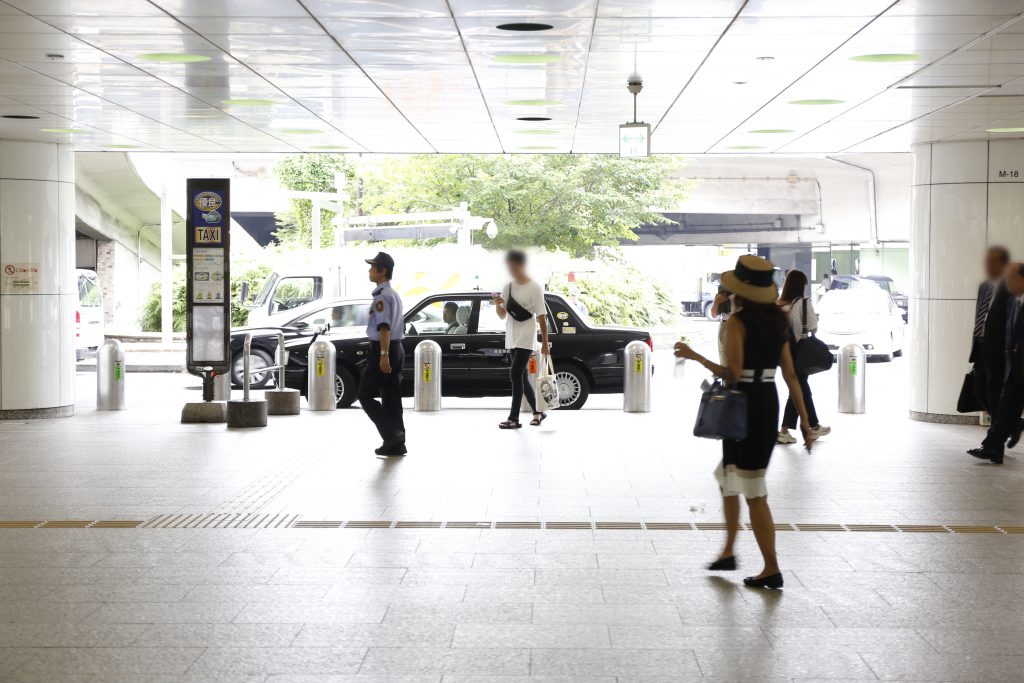 新宿駅西口地下ロータリー