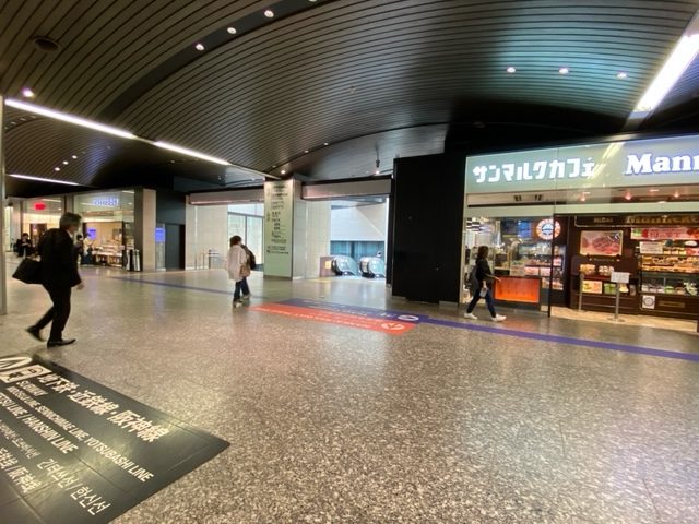 南海電鉄難波駅北改札付近通路