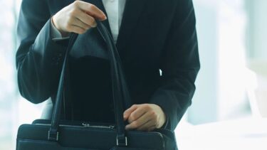 失敗しない女性のインターンスーツ（服装）の選び方【2025卒-2026卒最新版】